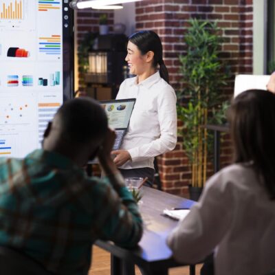 OKR: Strategi Efektif untuk Meningkatkan Kinerja Tim dan Perusahaan