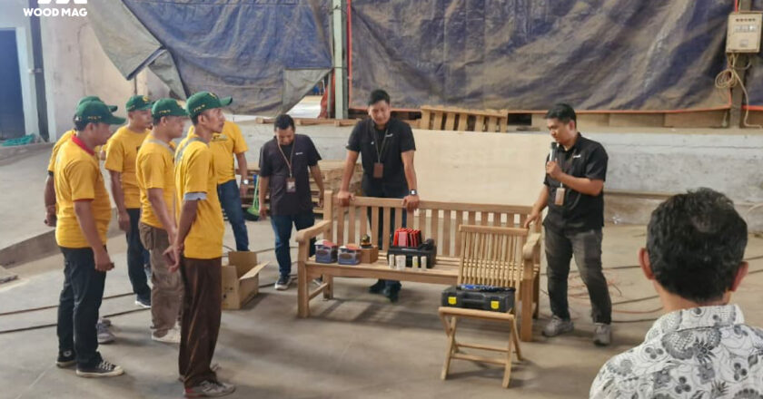 Training Finishing dalam Pengamplasan PT Ekamant Indonesia bersama HIMKI di CV Karya Exindo Prima
